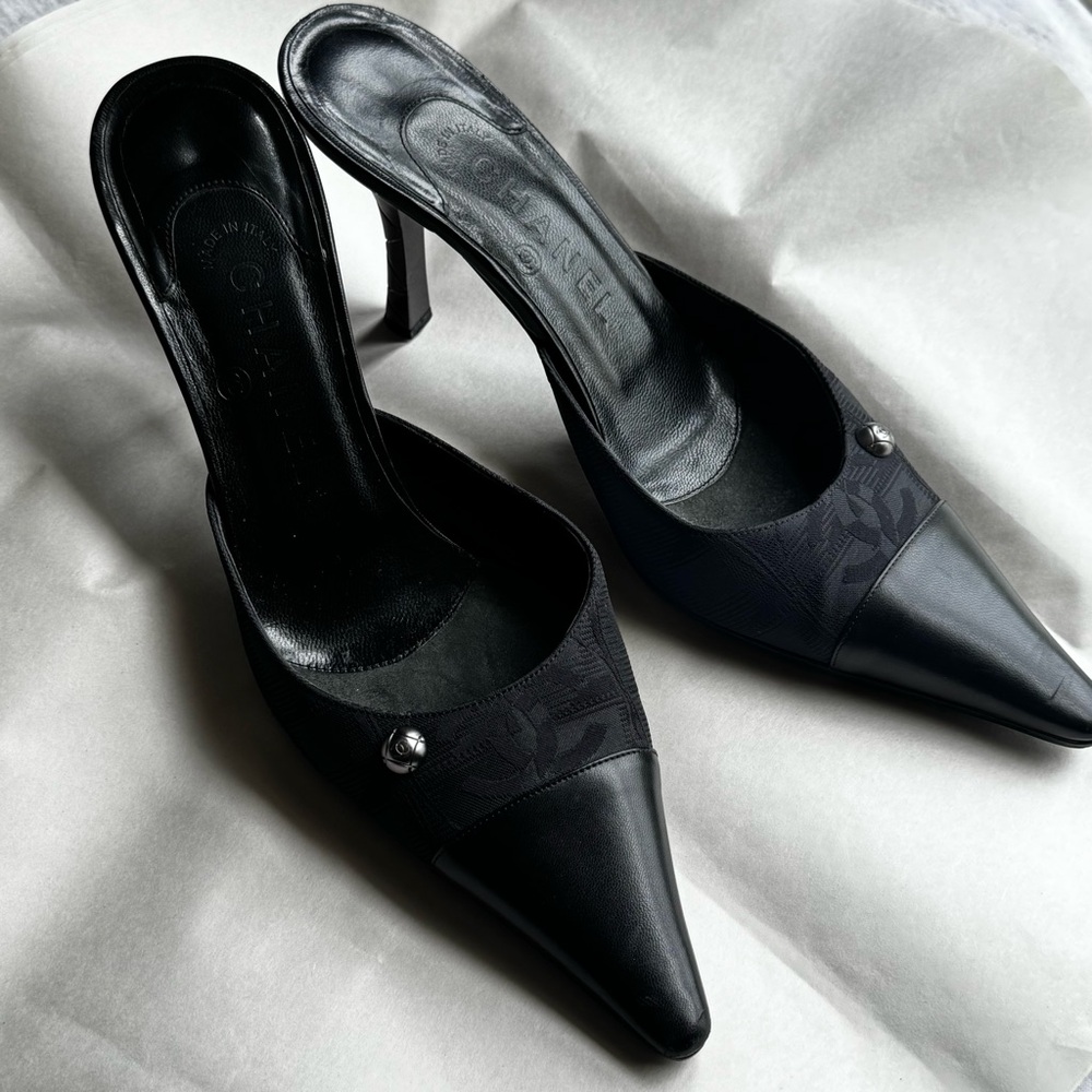 Chanel Black Stiletto Heels with Glossy Finish